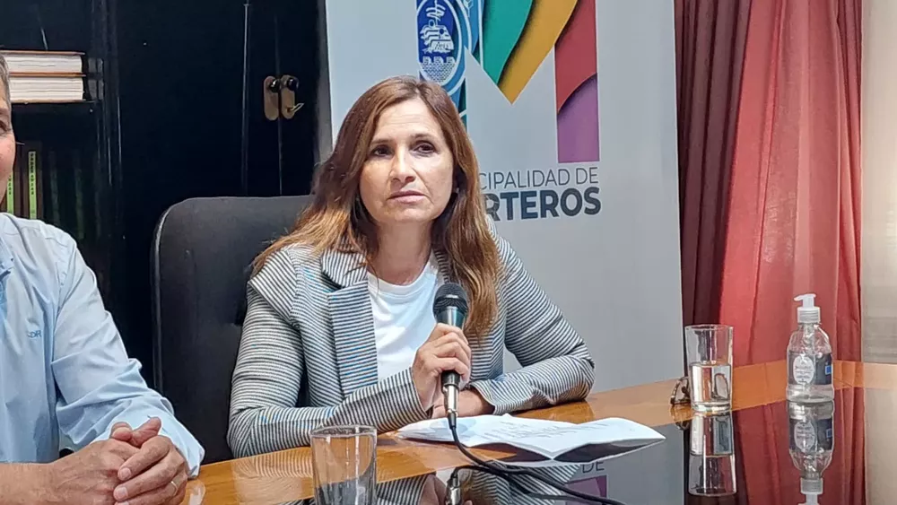 1t1bxm43v4e3_2XzUpkzrAkWWWcCmU68eEI_carne-con-verduras-asadas_landscapeThumbnail_es