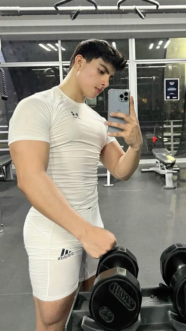 este