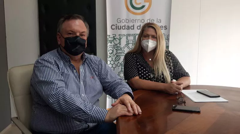 1t1bxm43v4e3_2XzUpkzrAkWWWcCmU68eEI_carne-con-verduras-asadas_landscapeThumbnail_es